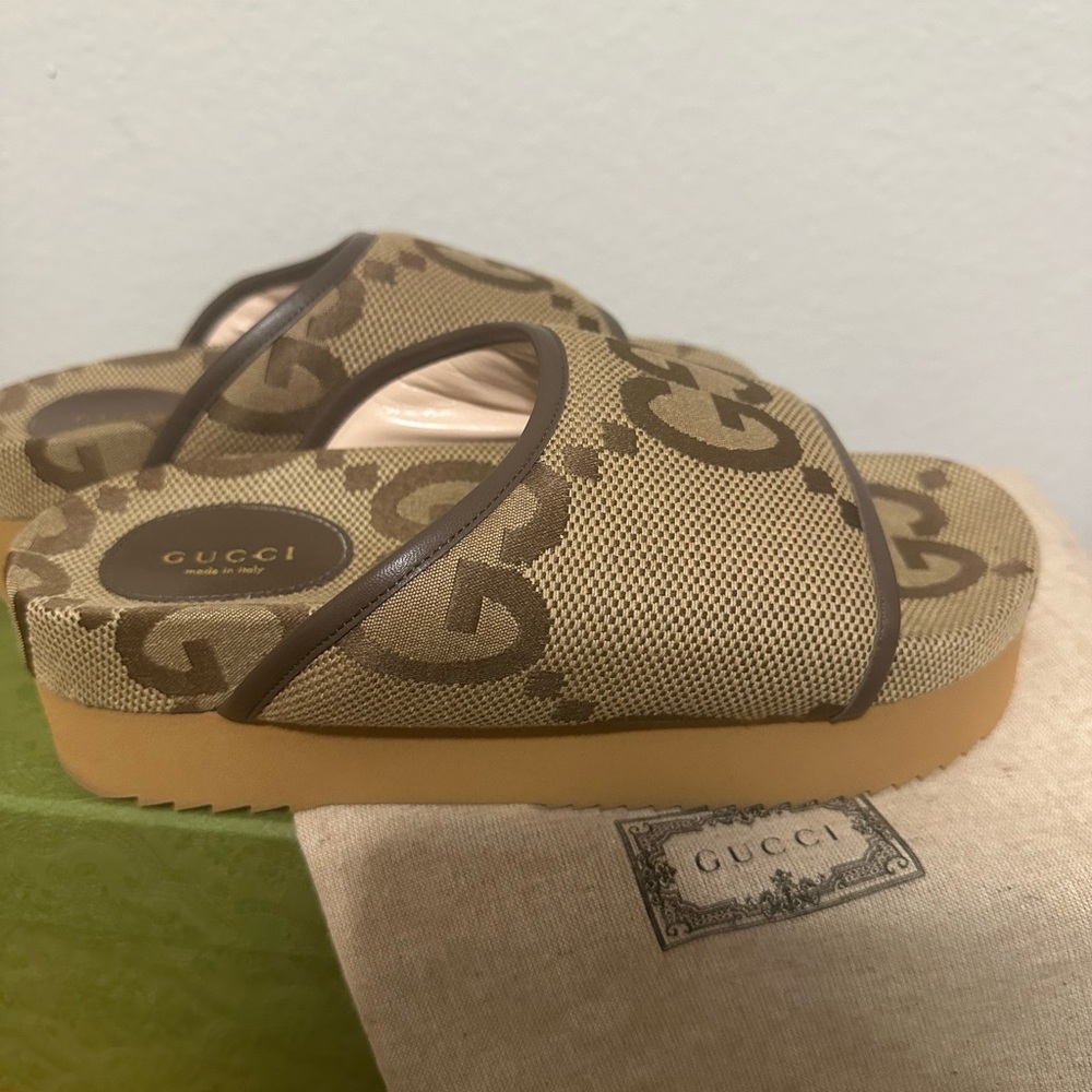 ⚡️FLASH SALE⚡️ Gucci Jumbo GG Platform Slides 38 - Picture 3 of 9